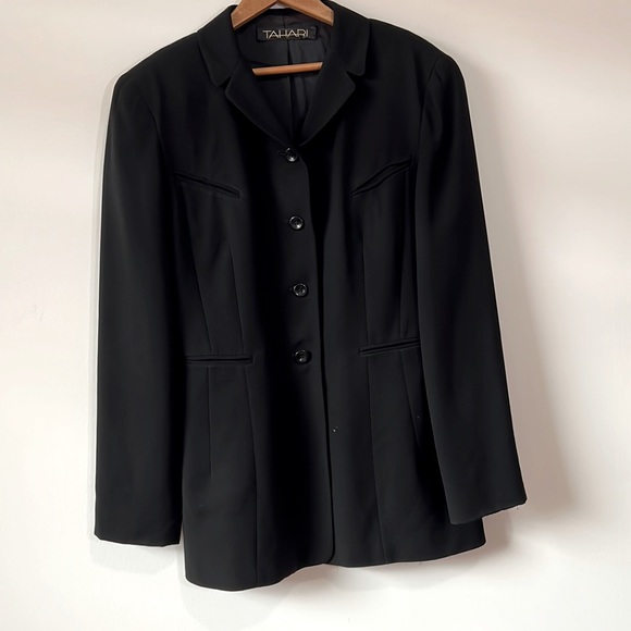 Tahari Jackets & Blazers - Tahari Vintage Black Padded Blazer - size 10